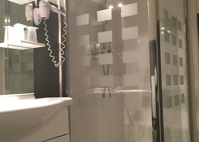 Le Beverl'inn Отель Флер